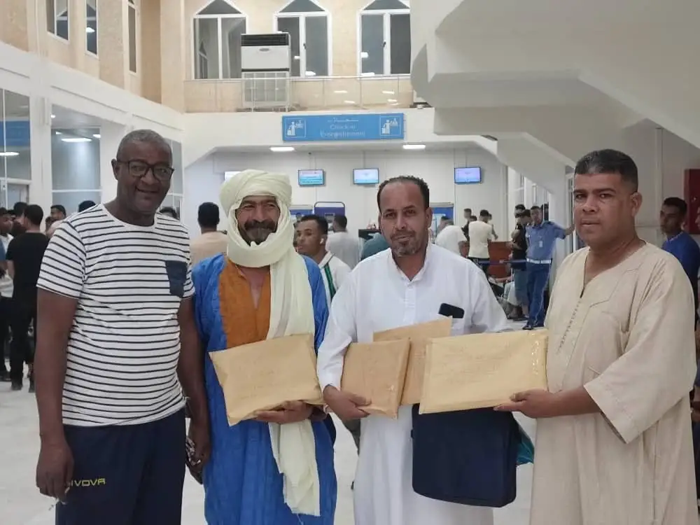تكتل الحصن المتين يودع حصته من توقيعات التزكية لفائدة المترشح عبد المجيد تبون ويشكر المواطنين