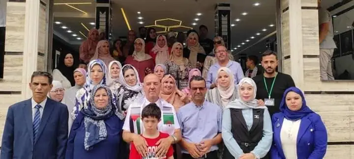 Bordj Bou Arreridj: coordinator Mabrouk Benmersli at campaign meeting with women’s civil society