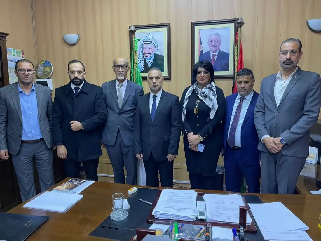 اللجنة الوطنية لنصرة القضية الفلسطينية بتكتل الحصن المتين في جلسة عمل مع سفير دولة فلسطين
