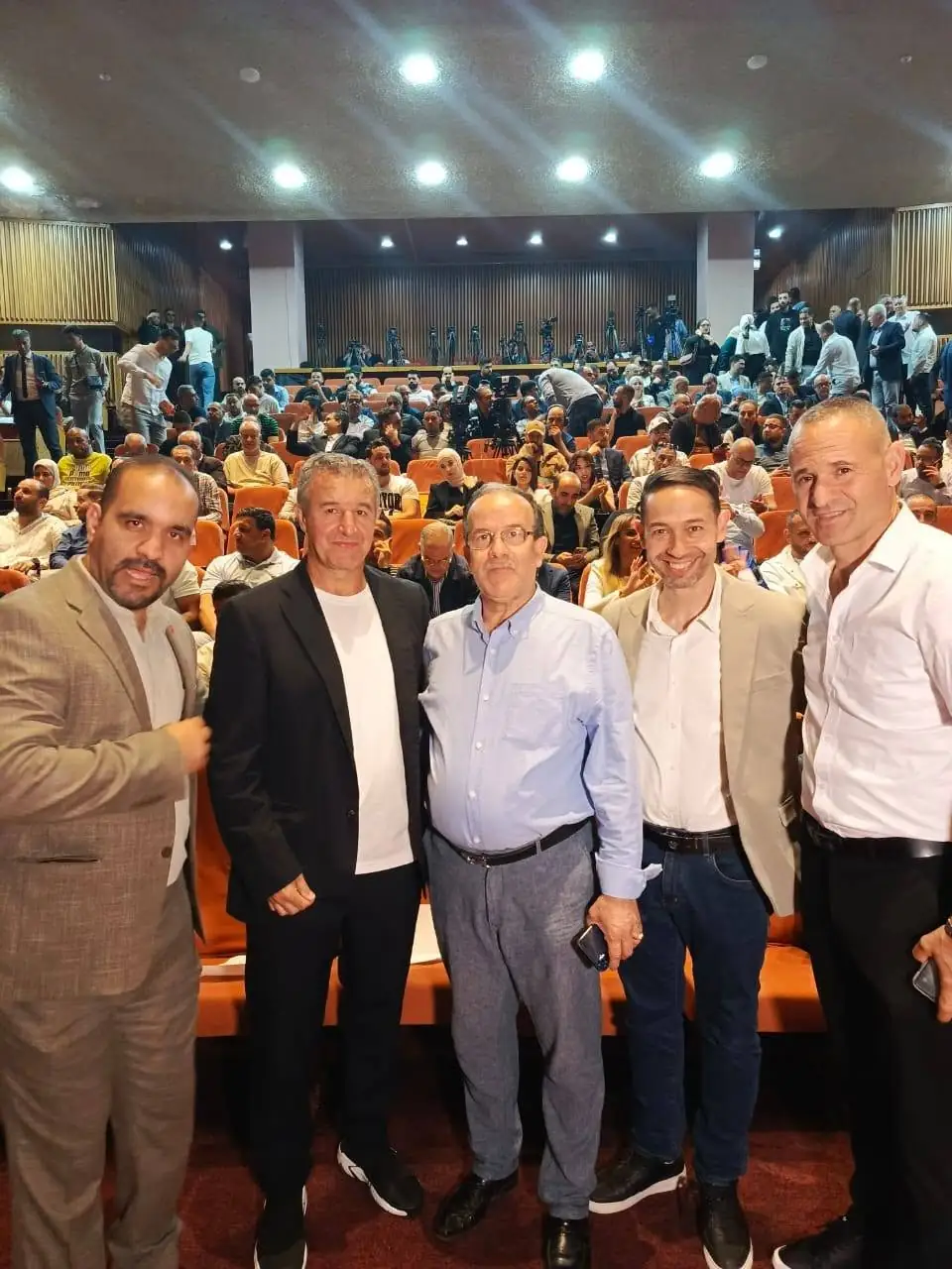صالح تيزة وفاتح كساس يحضران حفل جائزة أحسن لاعب في البطولة الجزائرية لموسم 2025-2026